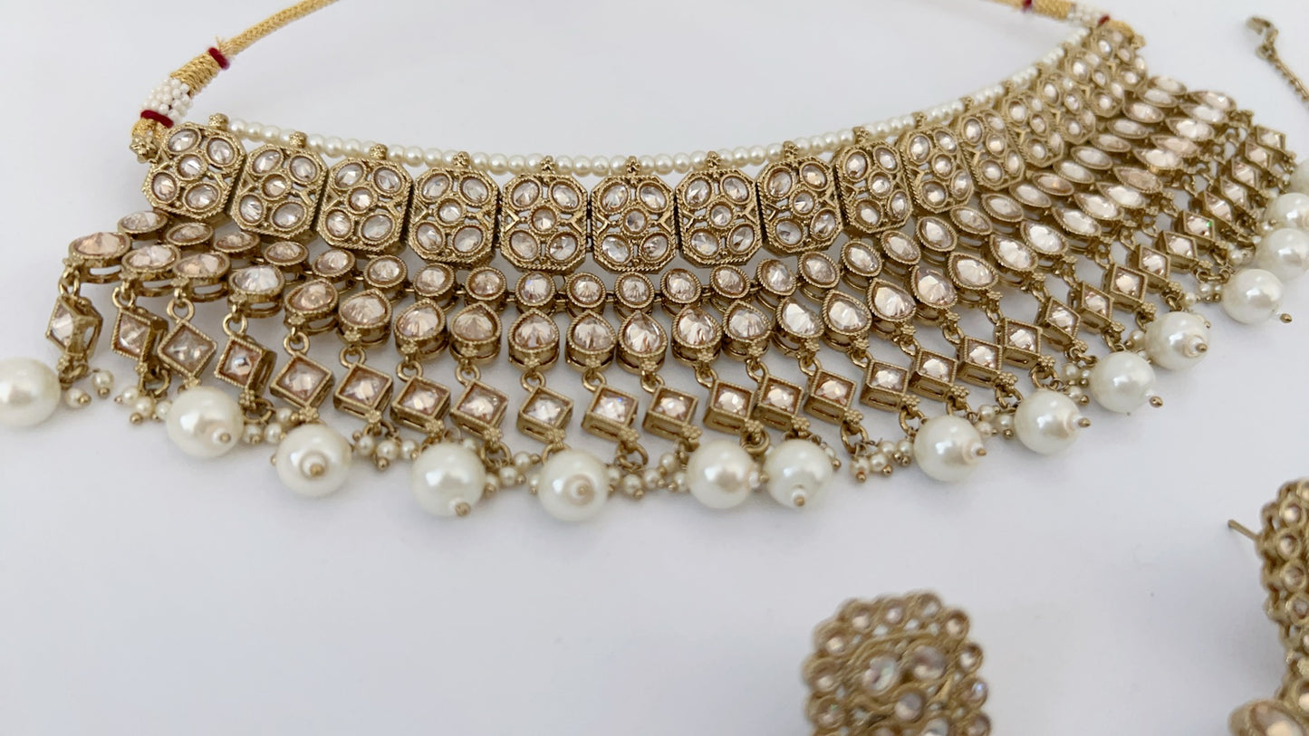 Livtar Necklace Set