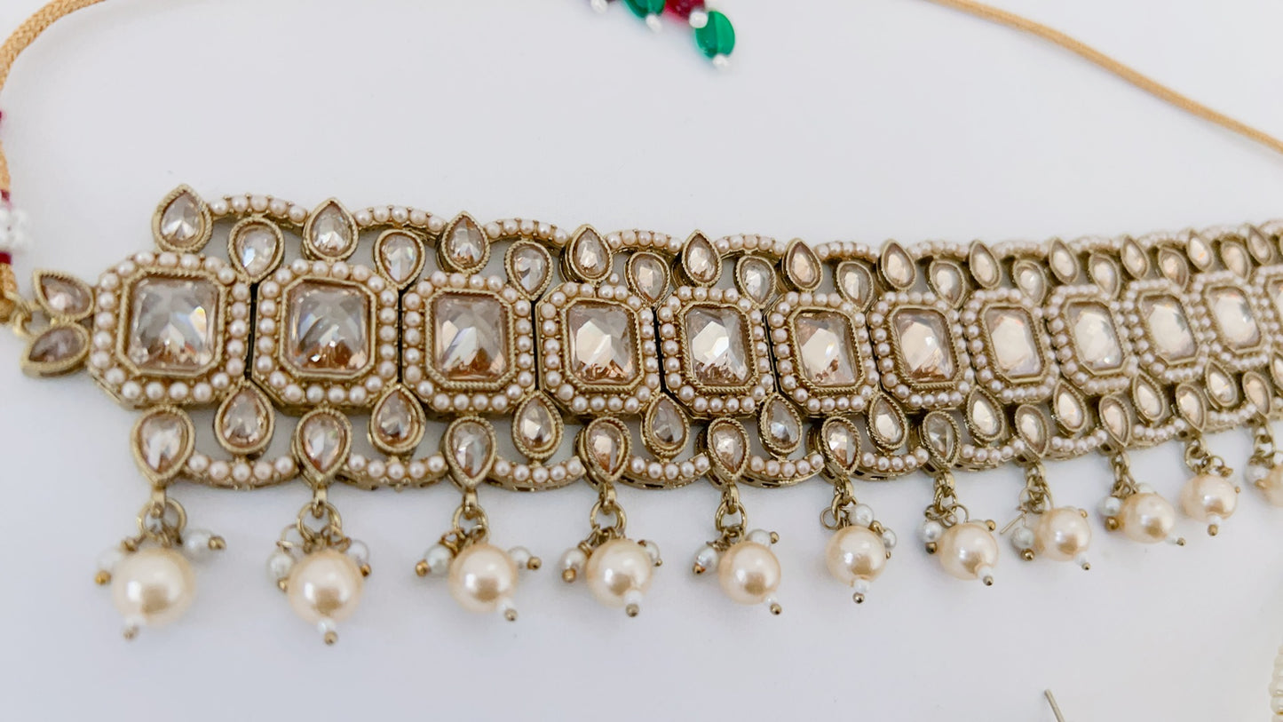 Antara Necklace Set