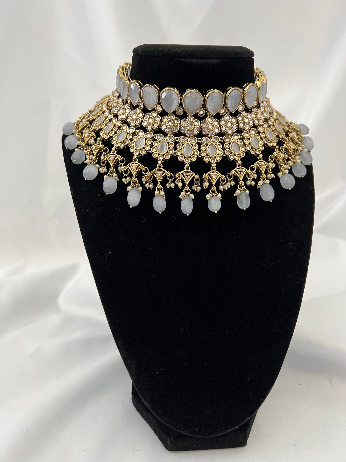 Aryana Necklace Set