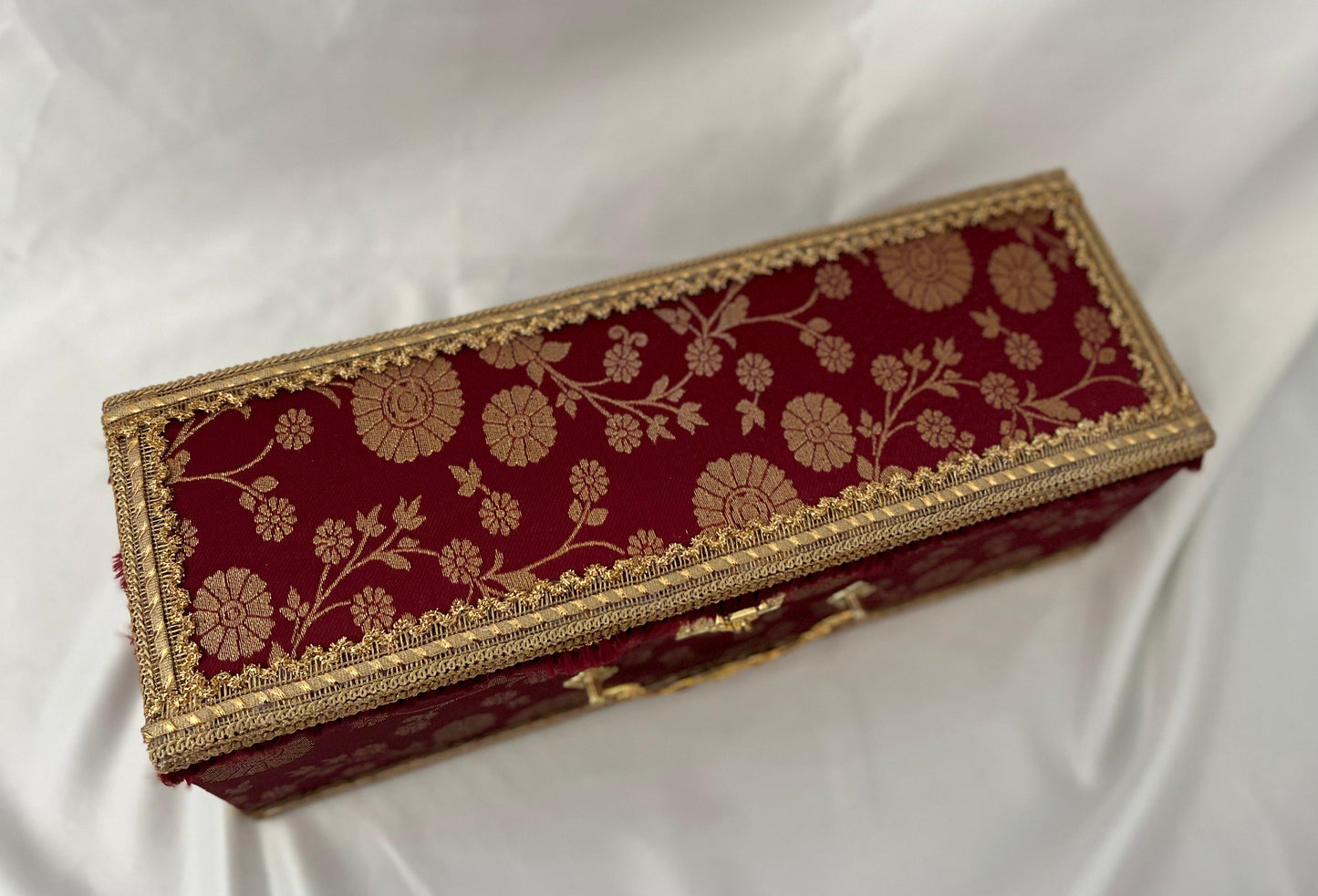 Meher Chooda-Kaleera Box