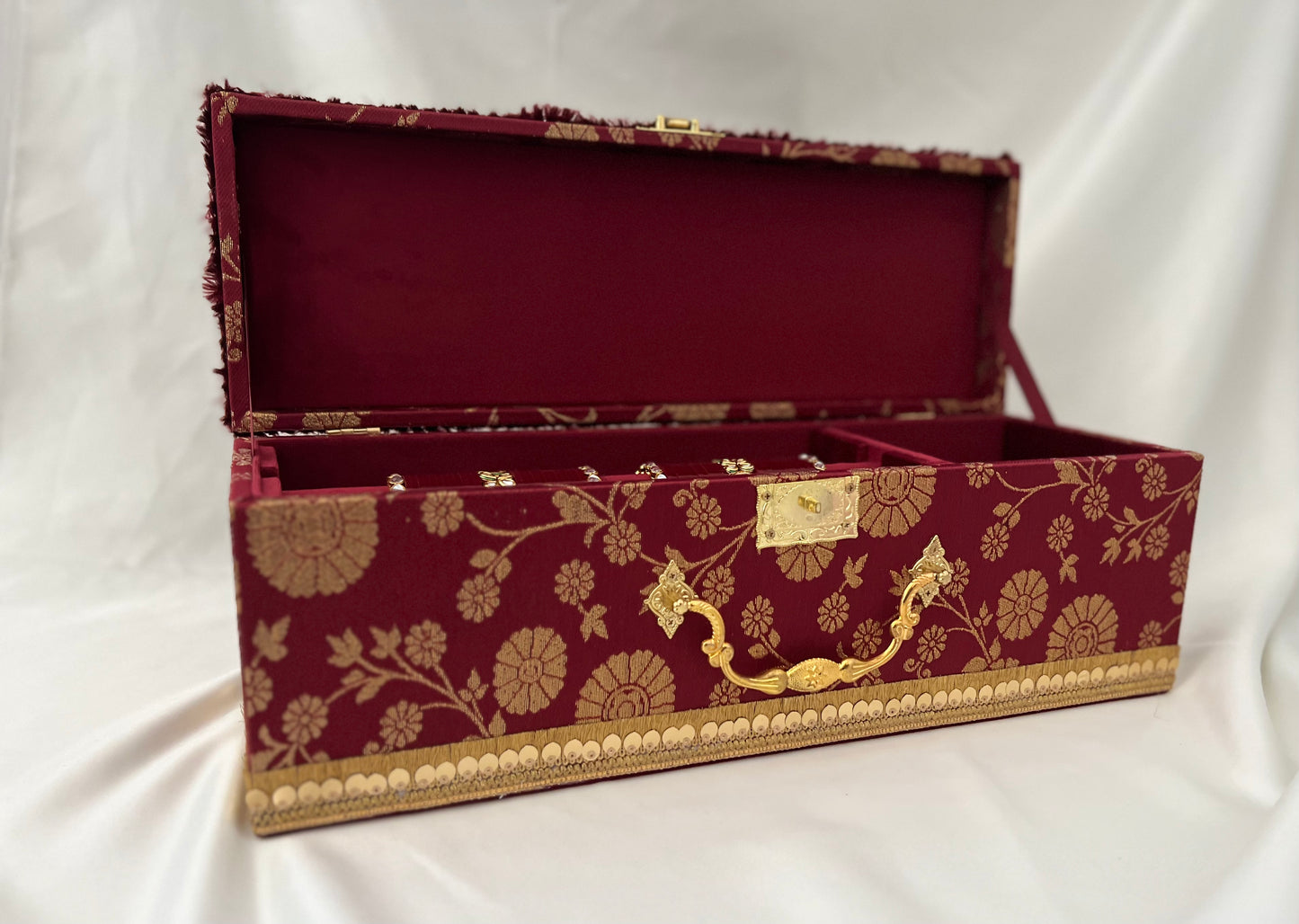 Meher Chooda-Kaleera Box