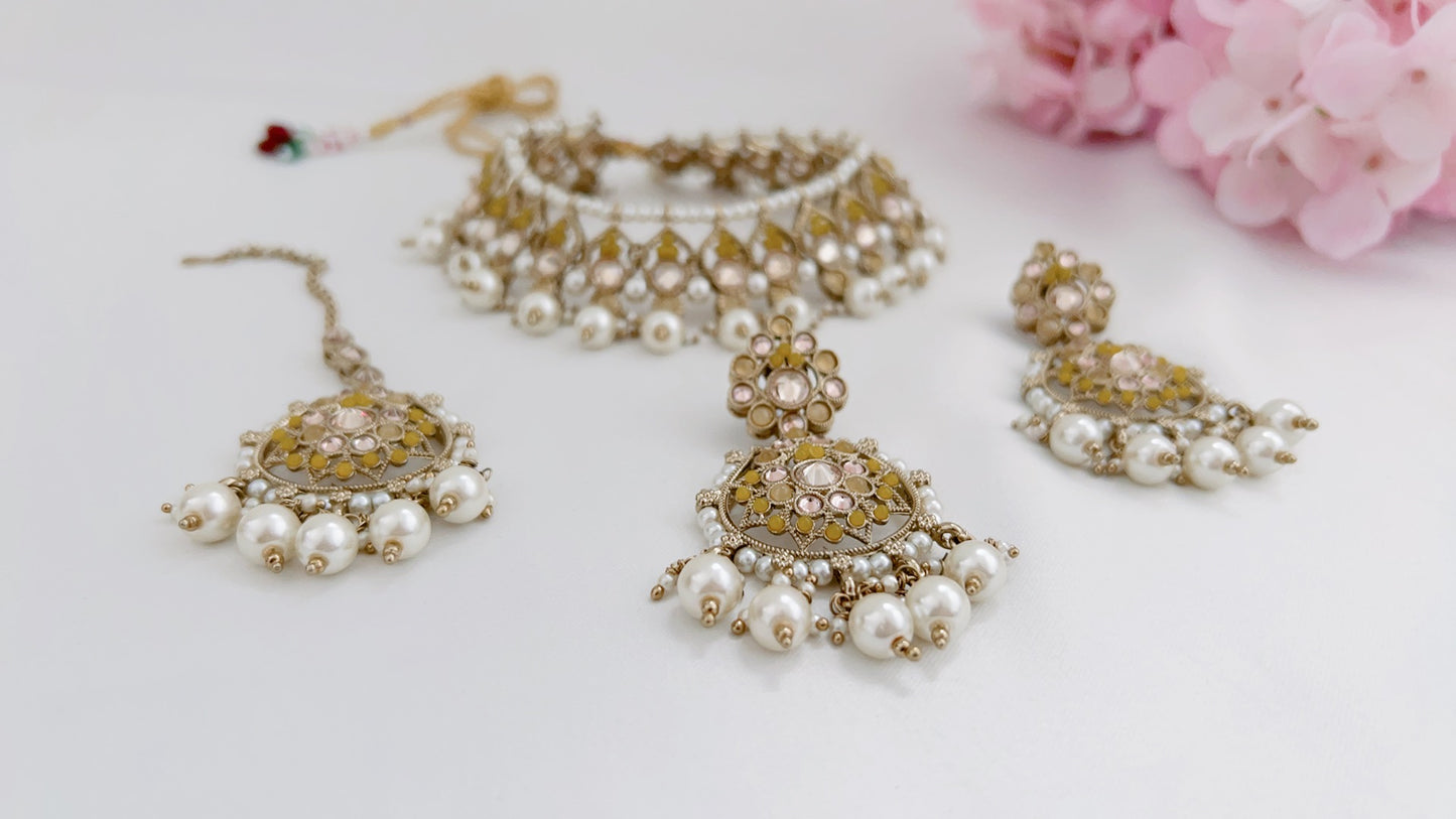 Dorota Necklace Set