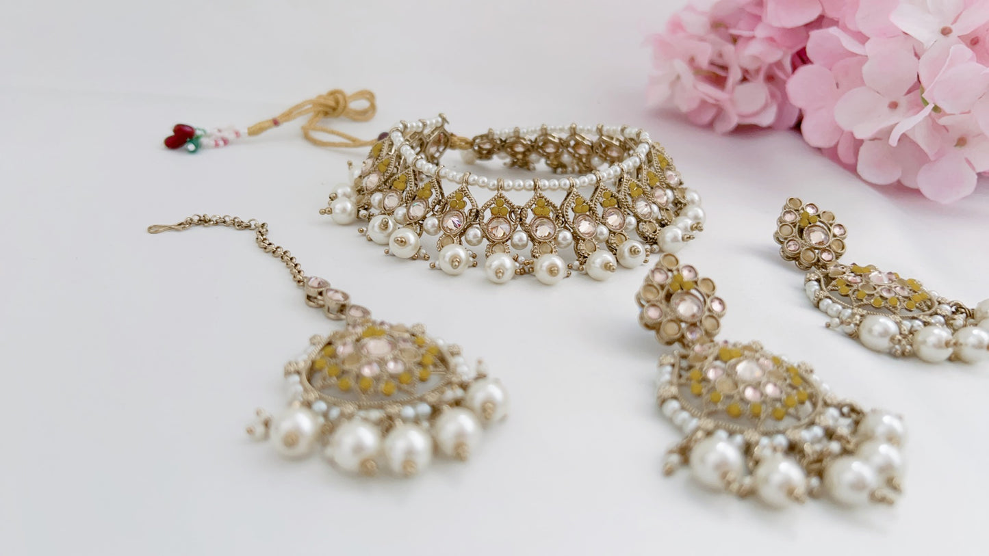 Dorota Necklace Set