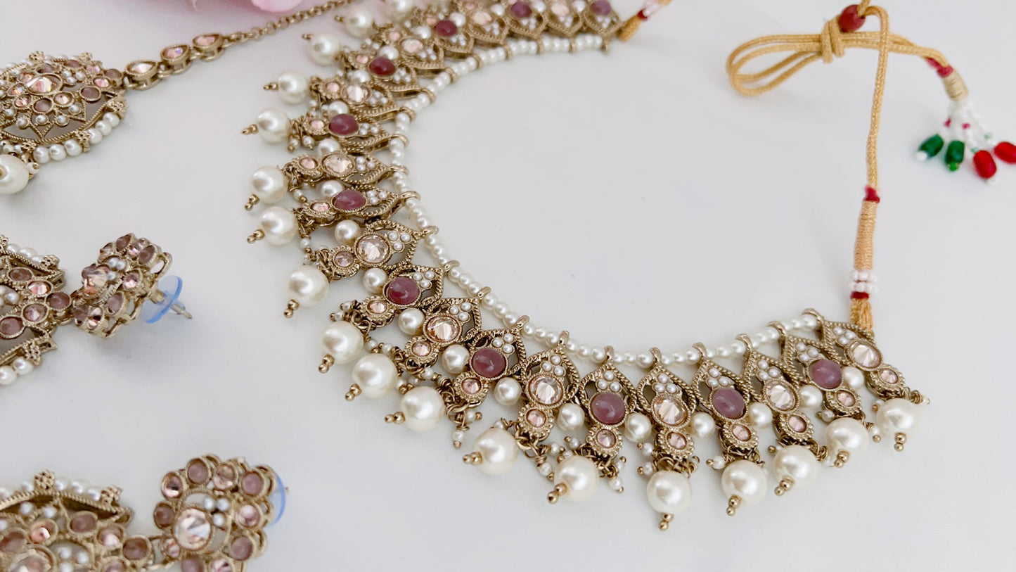 Eija Necklace Set