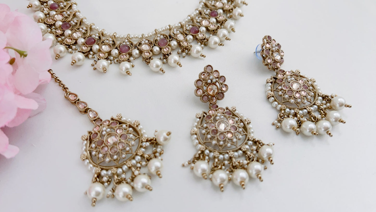 Eija Necklace Set