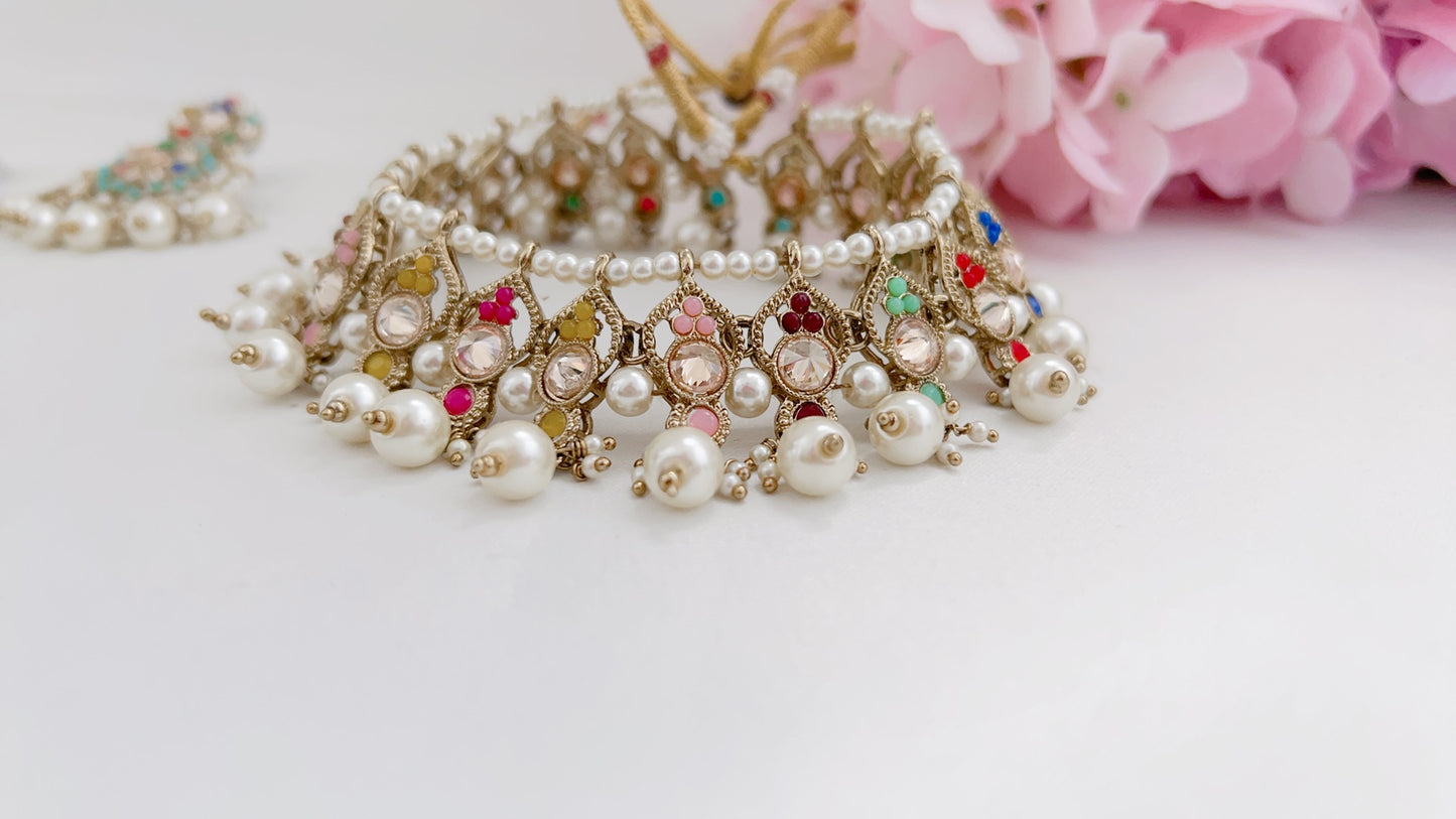Clayre Necklace Set