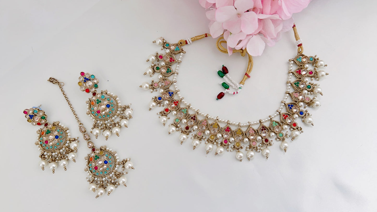 Clayre Necklace Set