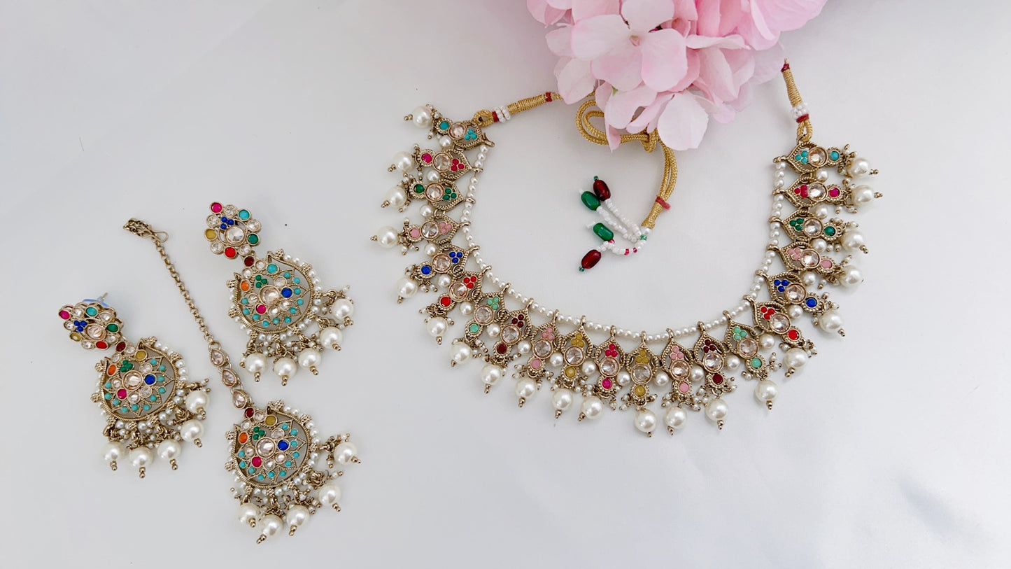 Clayre Necklace Set