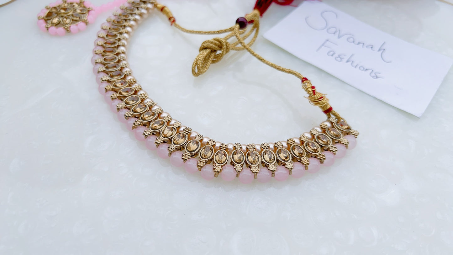 Arika Necklace Set