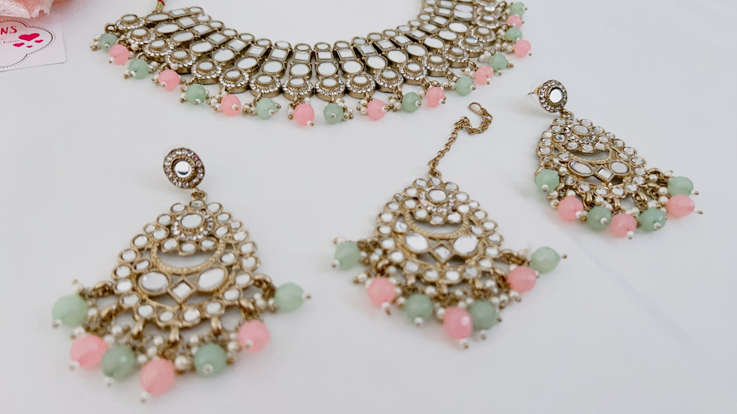 Iliyana Necklace Set