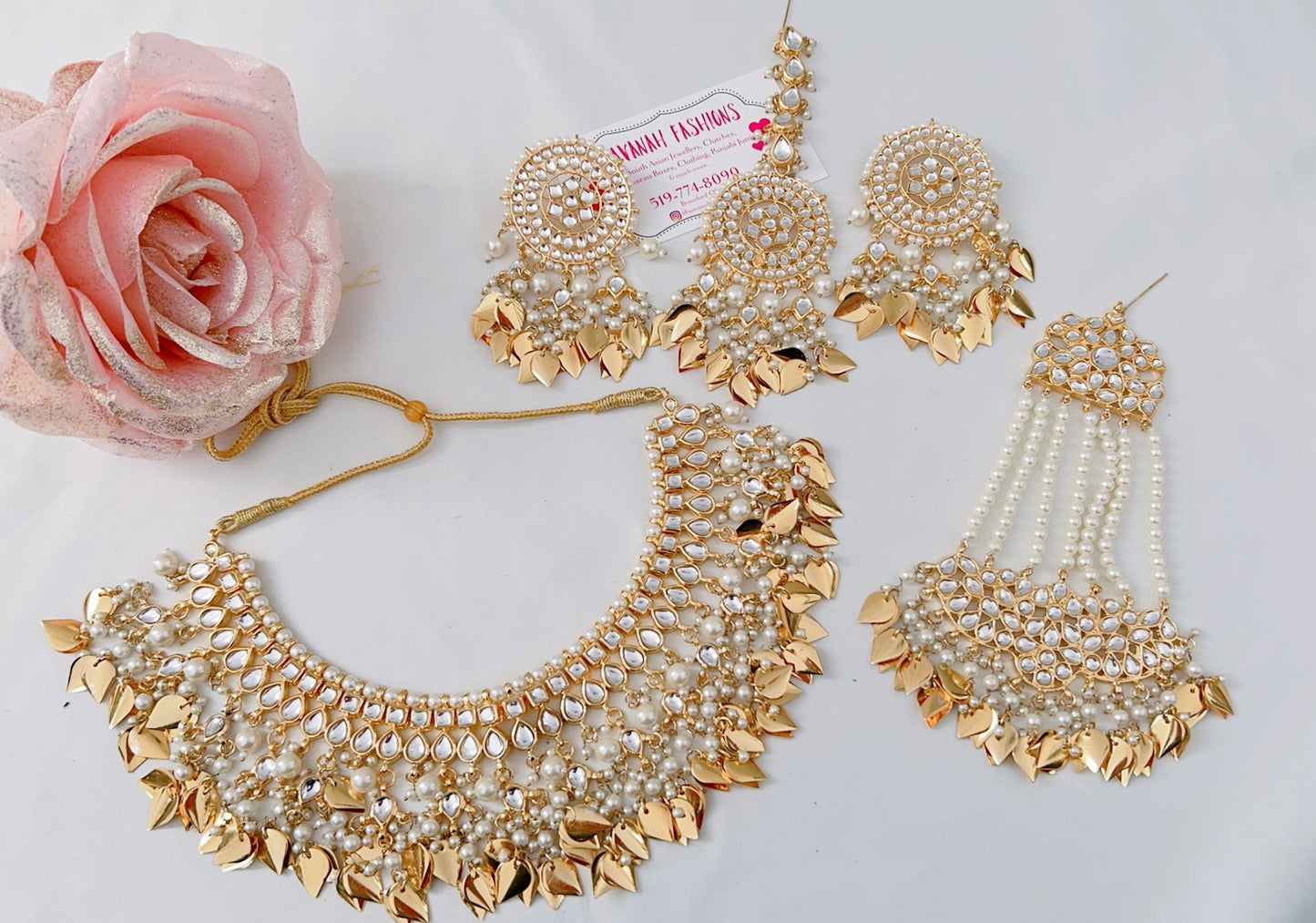 Helyn Necklace Set