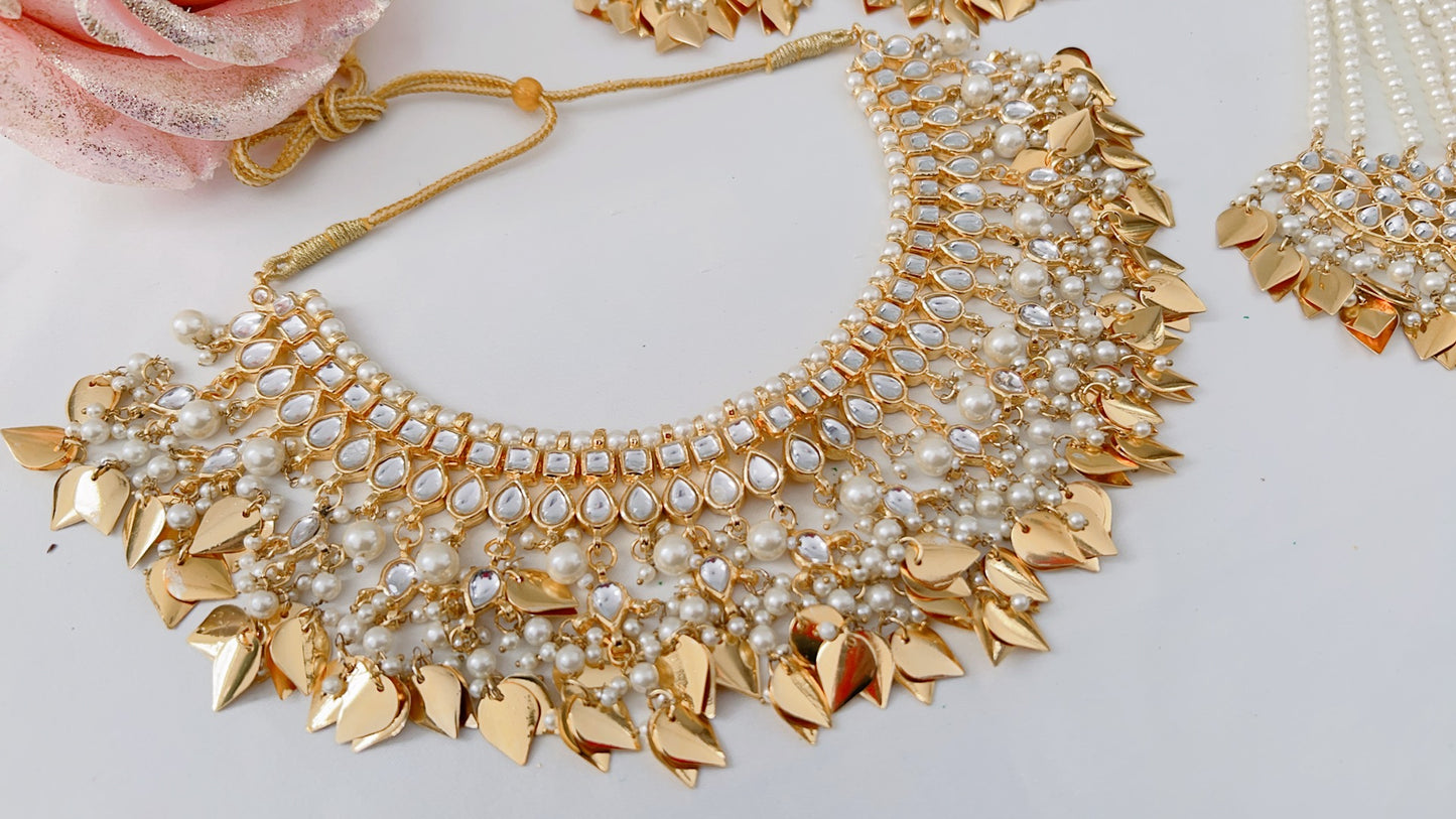 Helyn Necklace Set
