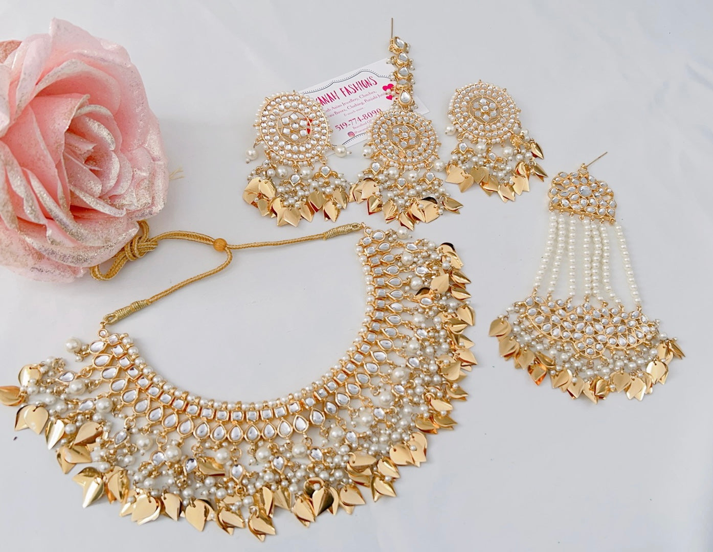 Helyn Necklace Set
