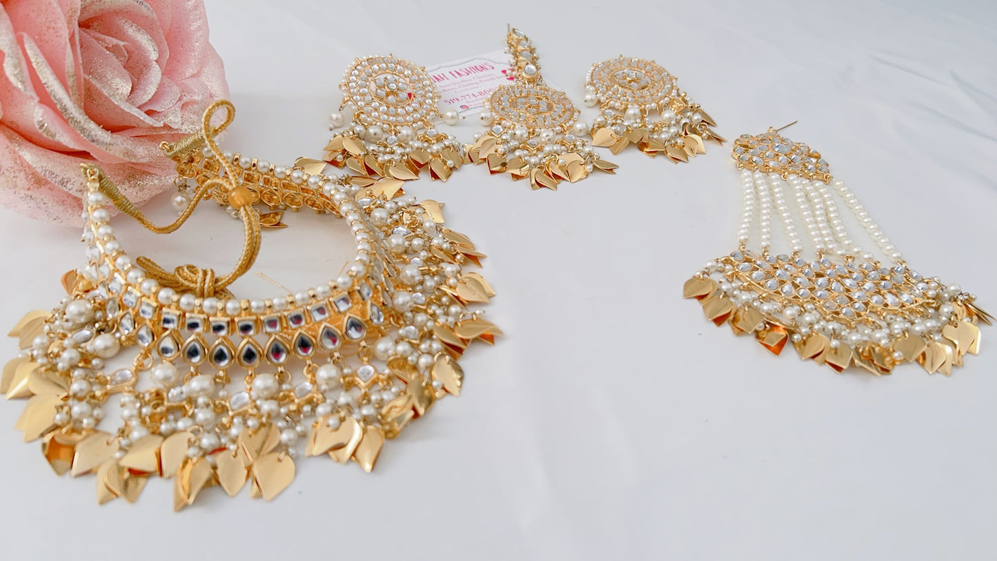 Helyn Necklace Set