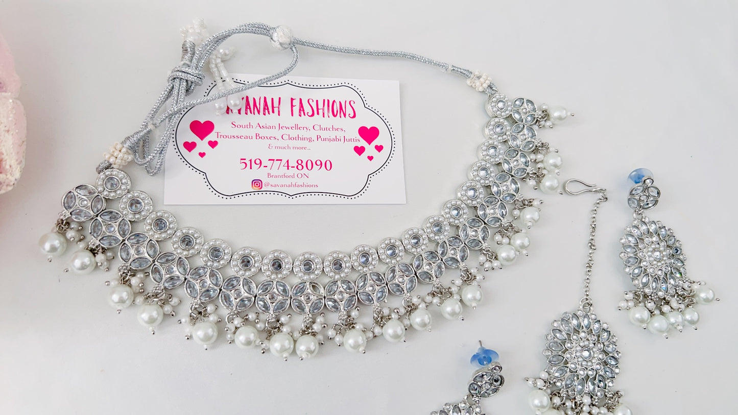 Chanda Necklace Set