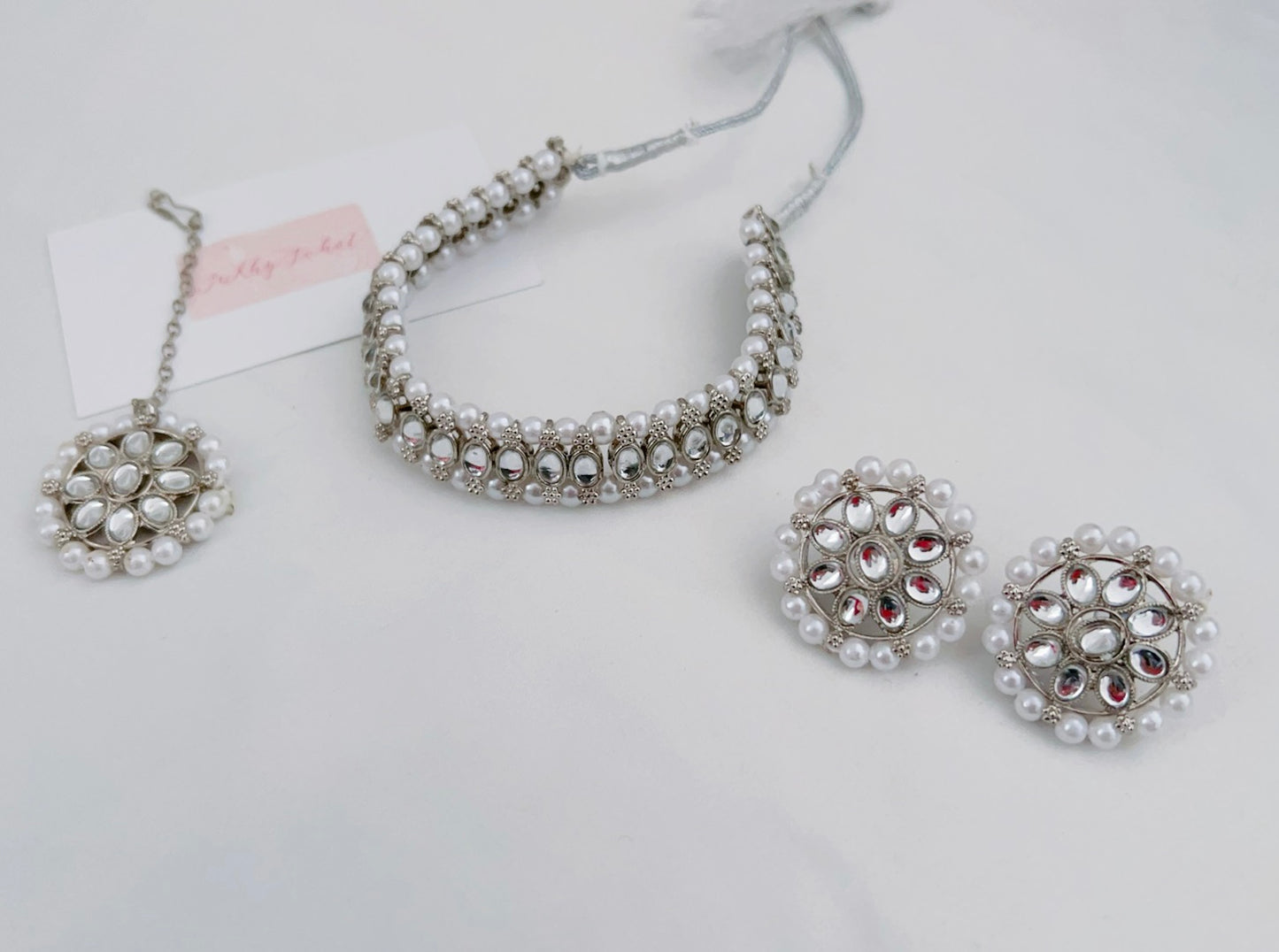 Gurj Necklace Set