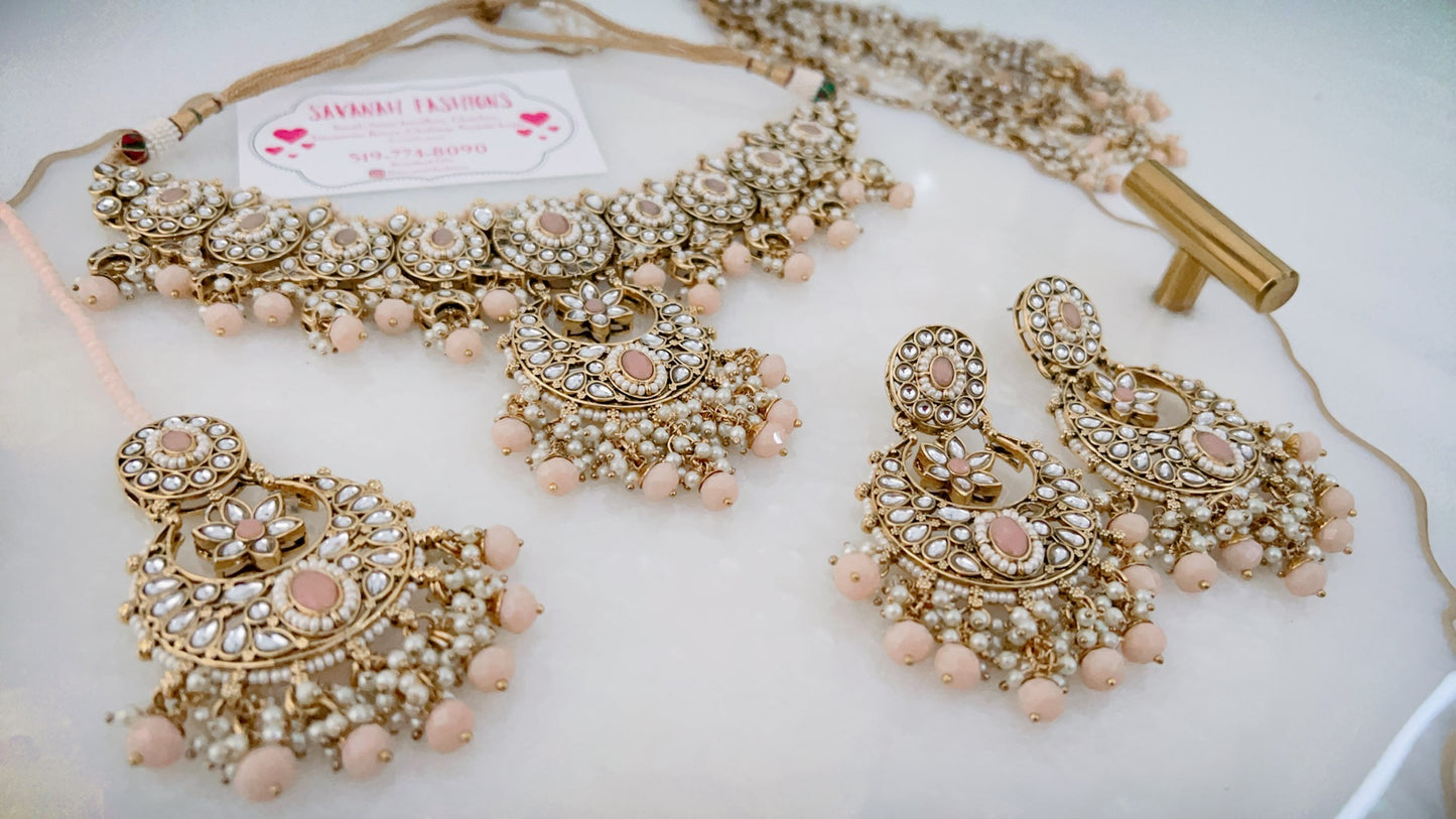Lilia Necklace Set