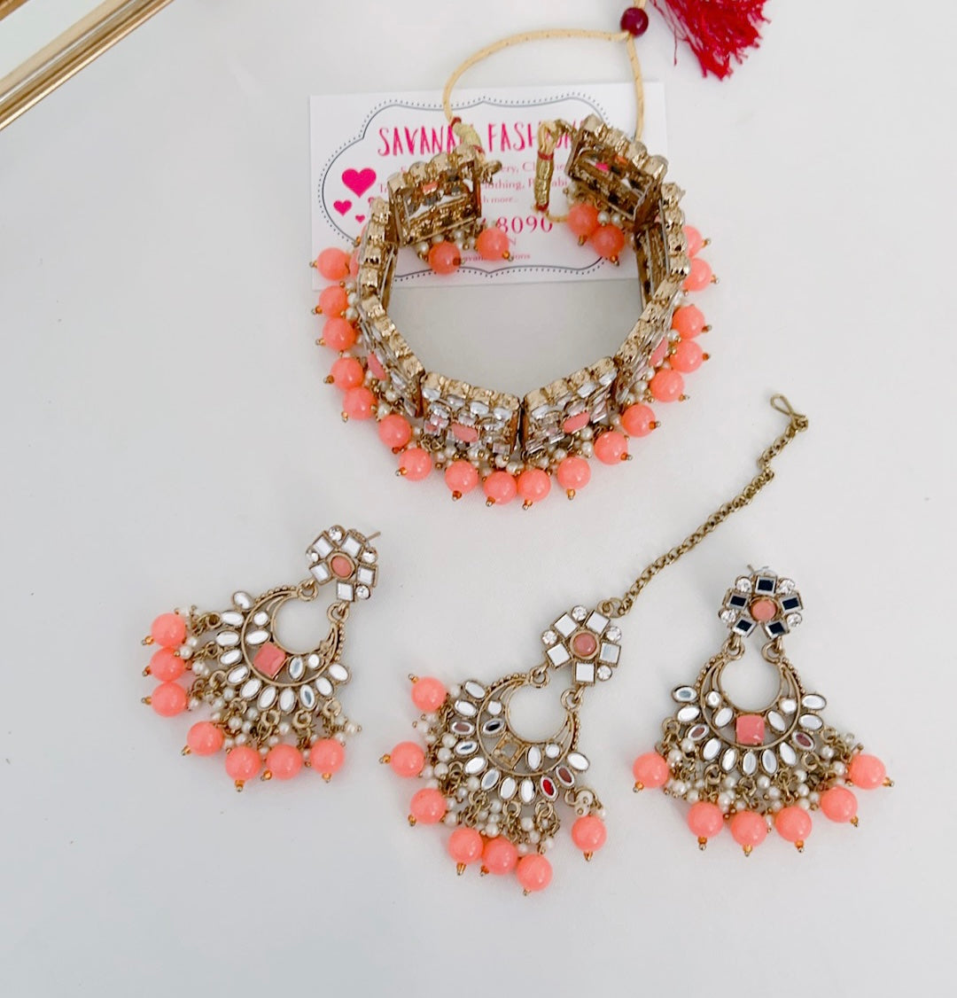 Jeysh Necklace Set
