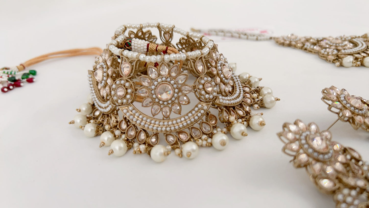 Neoma Necklace Set