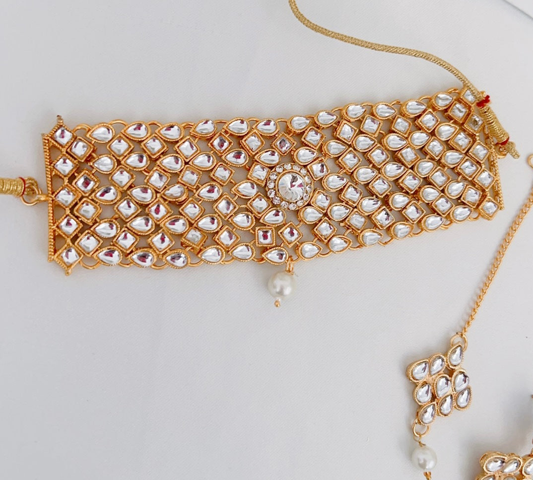 Jayita Necklace Set
