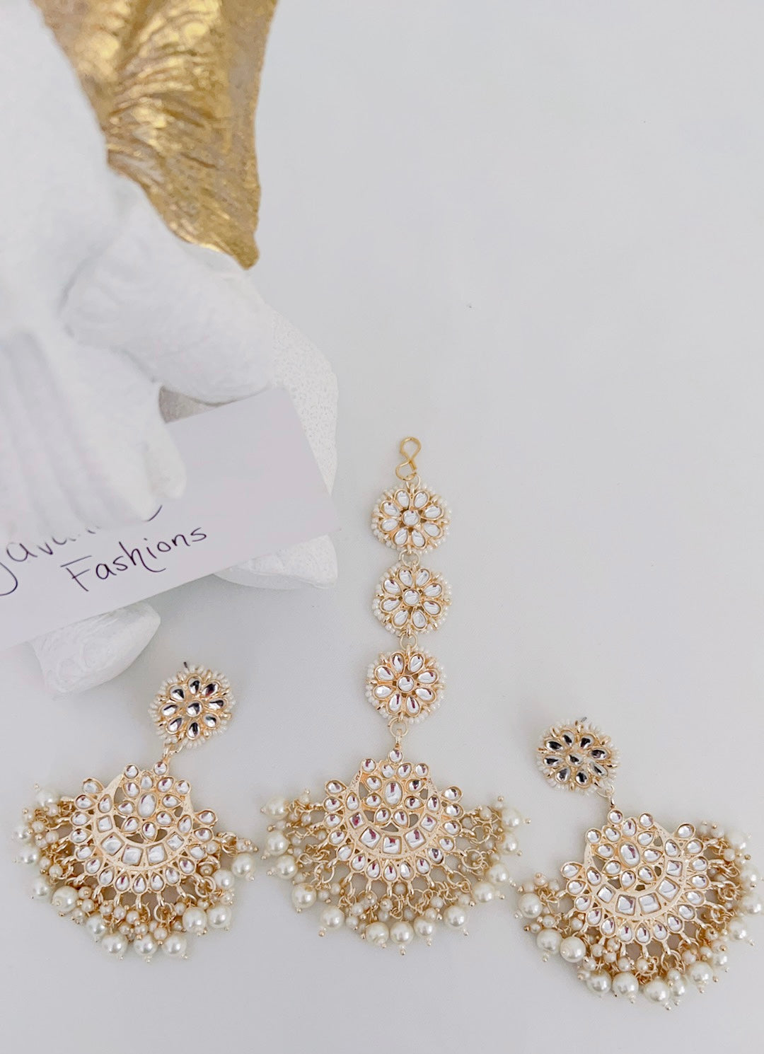 Pranavi Tikka Set