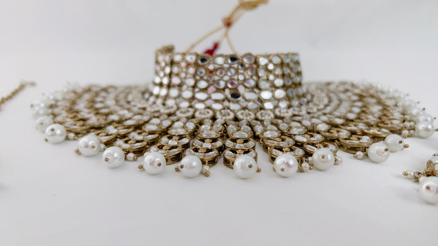 Ashi Necklace Set