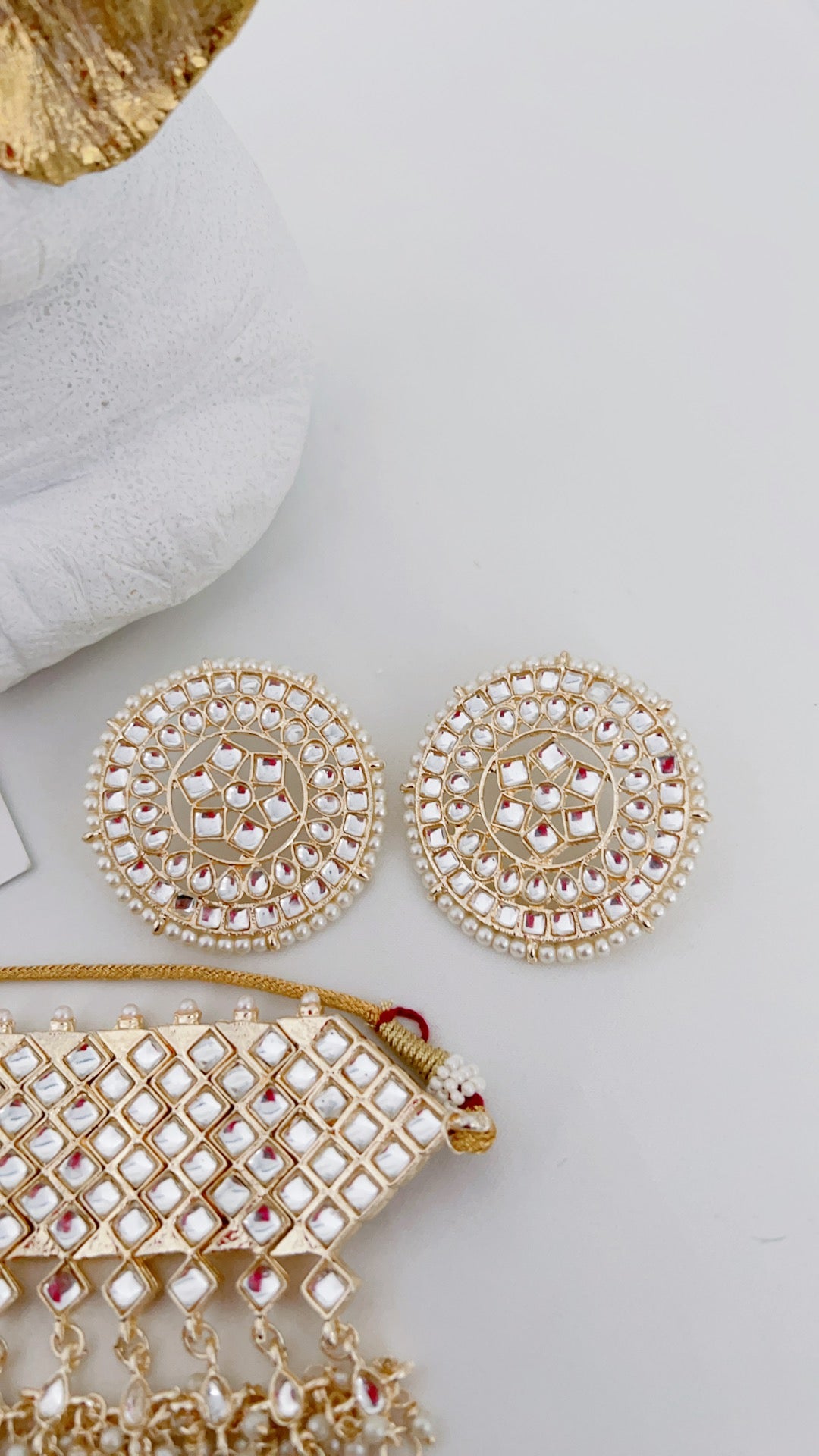 Hema Necklace Set