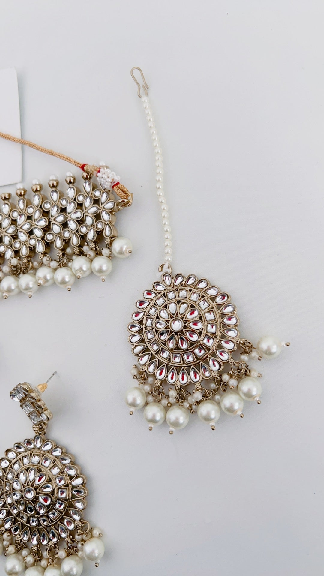 Bani Necklace Set
