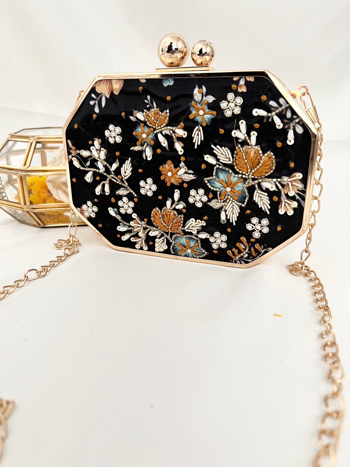 Athara Clutch