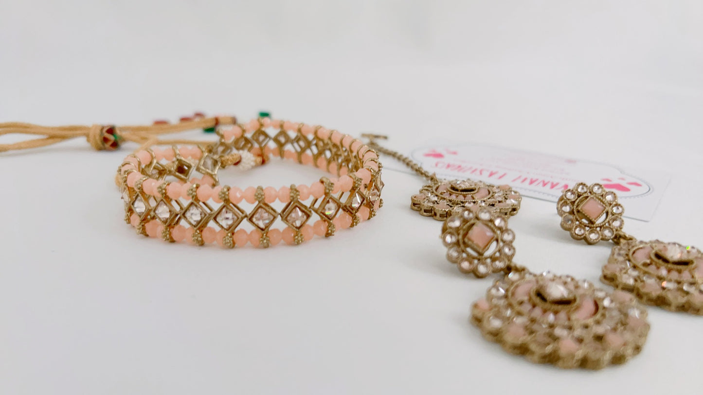 Neith Necklace Set