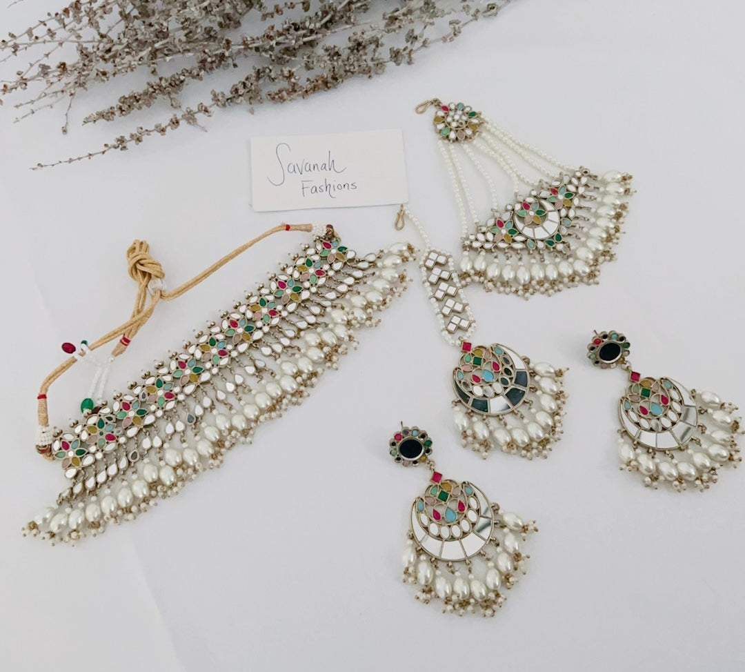 Yashi Necklace Set