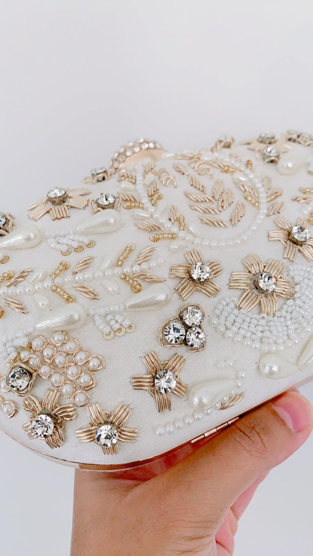 Riyah Clutch