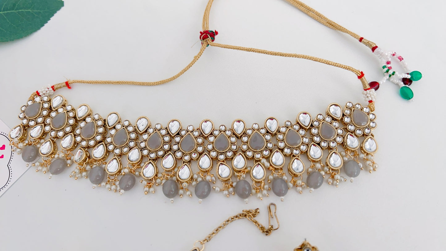 Tanjot Necklace Set