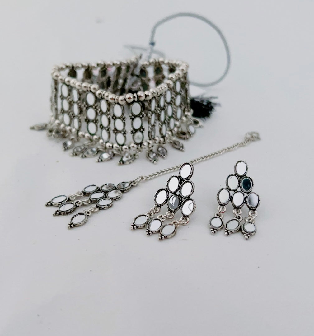 Shallu Necklace Set