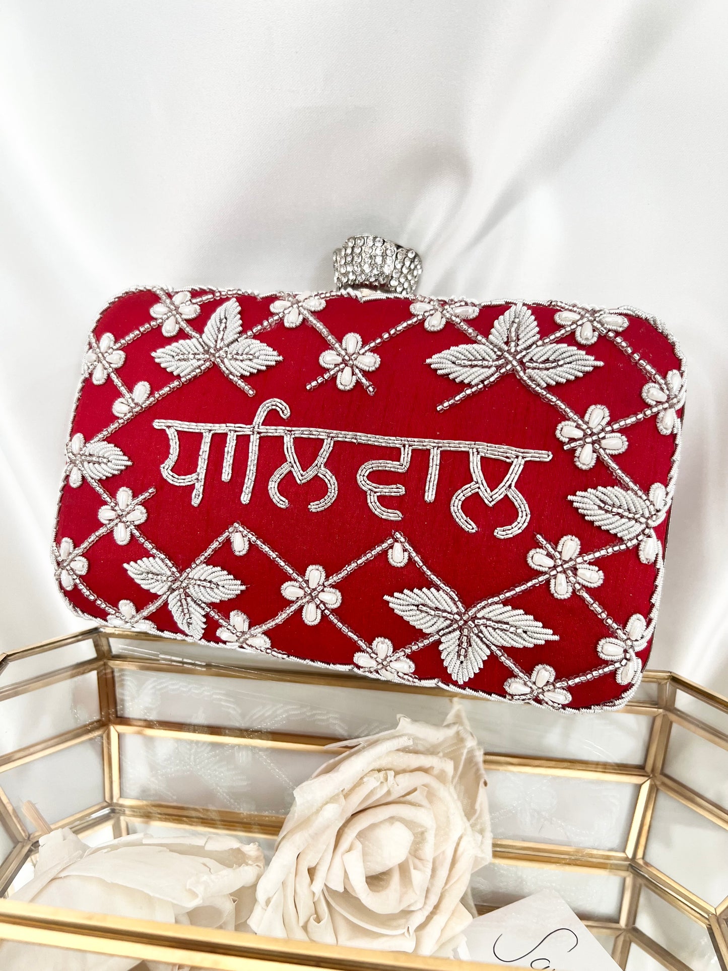 Neha Clutch