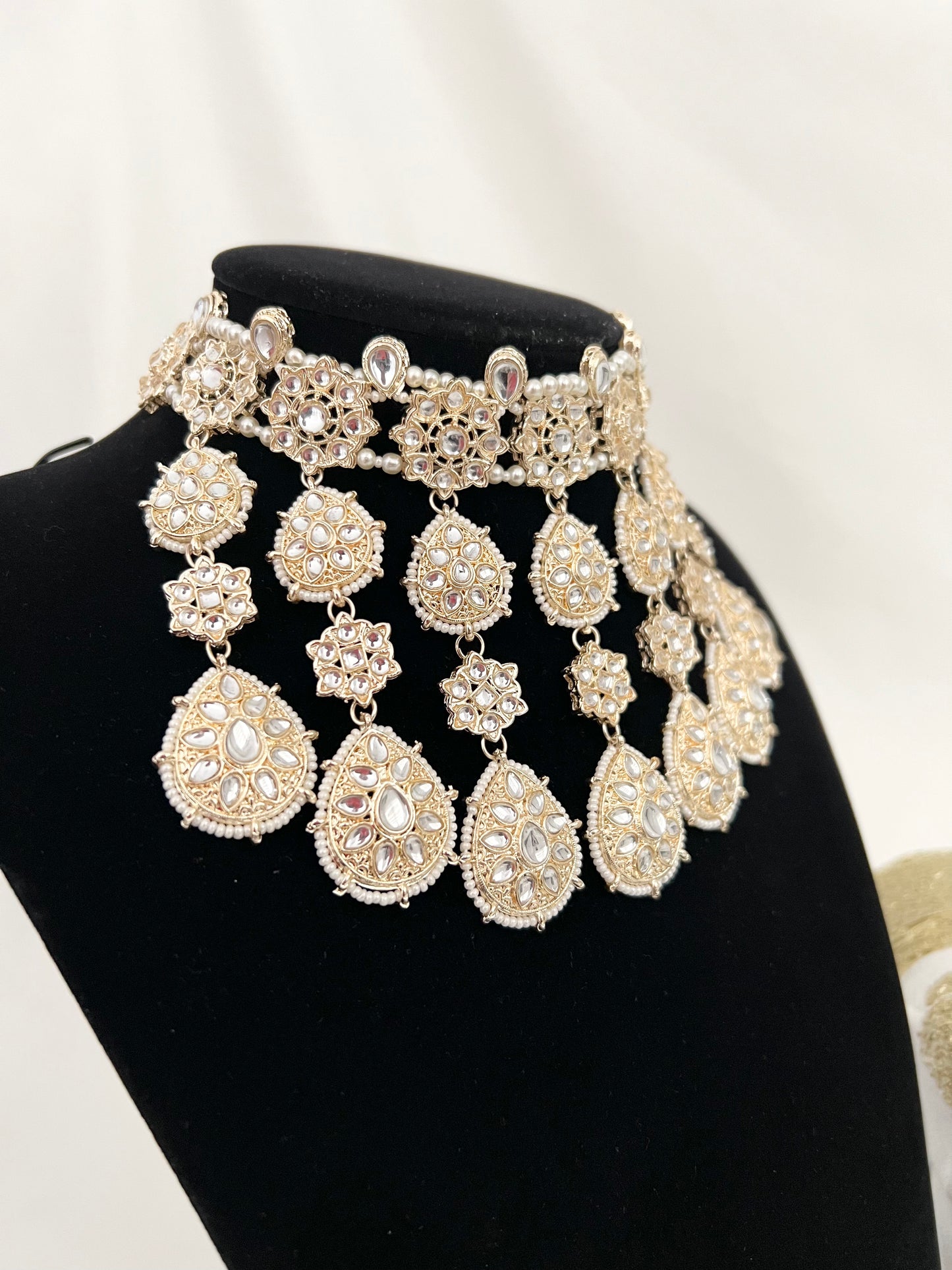 Hejal Necklace Set