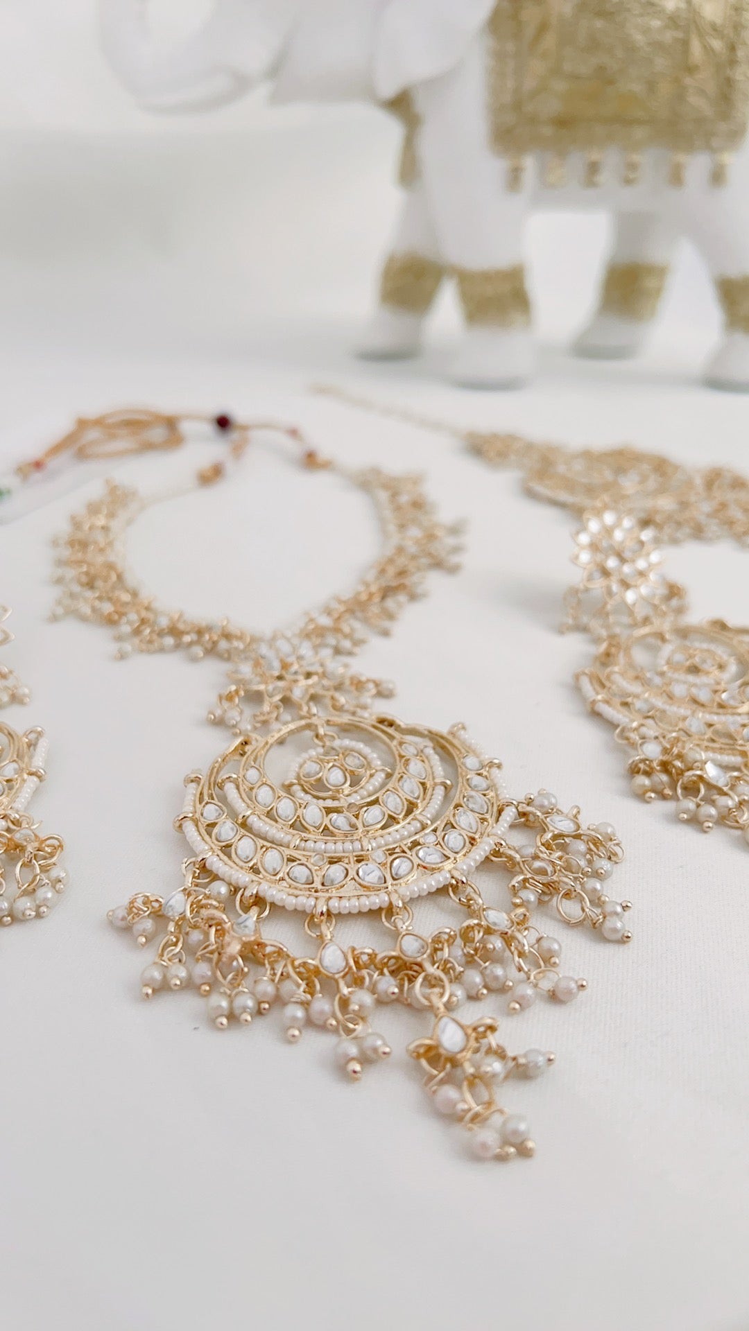 Yazhini Necklace Set