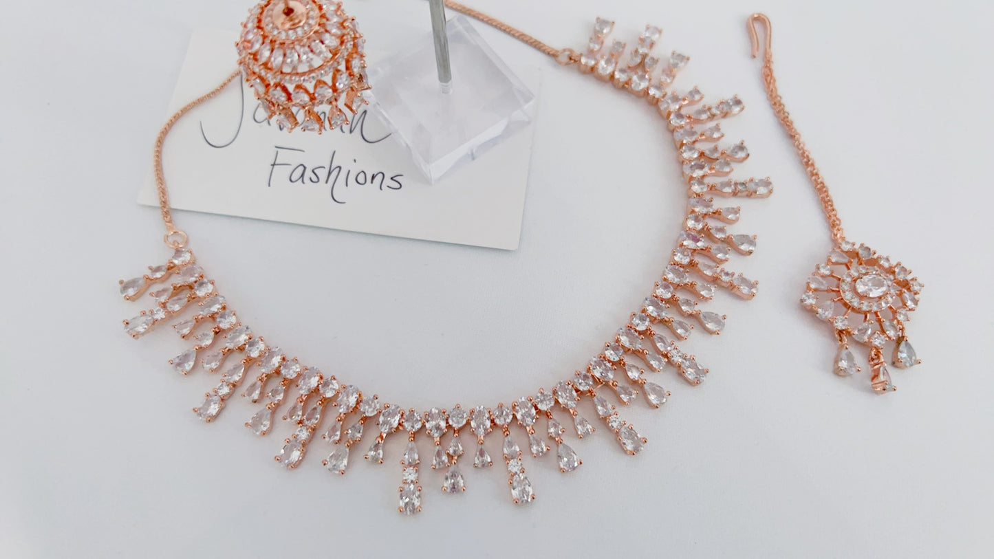Sary Necklace Set