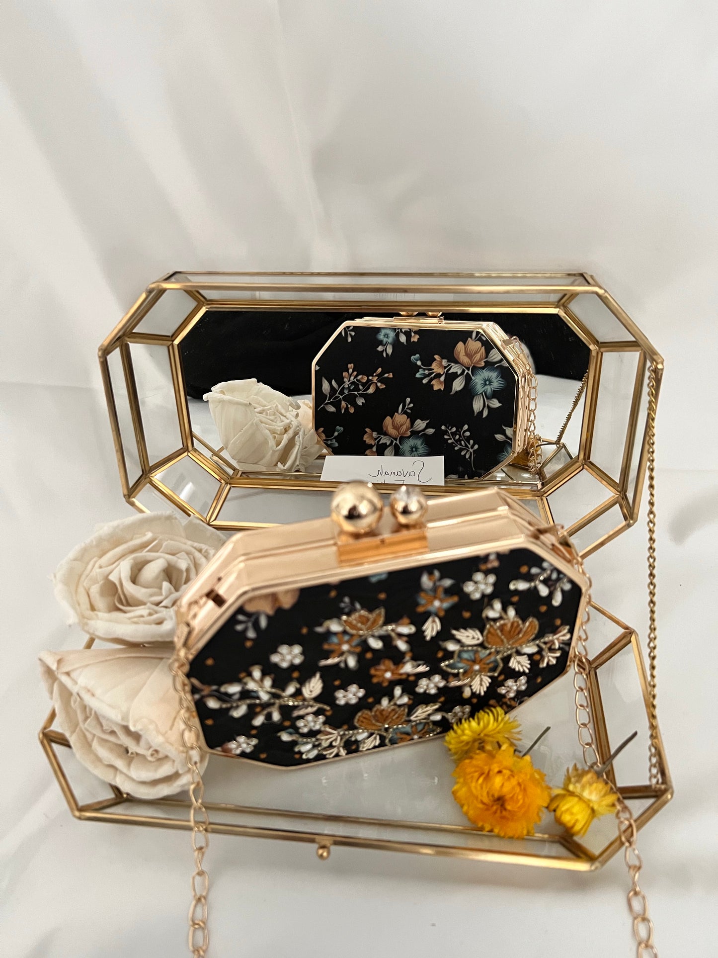 Athara Clutch