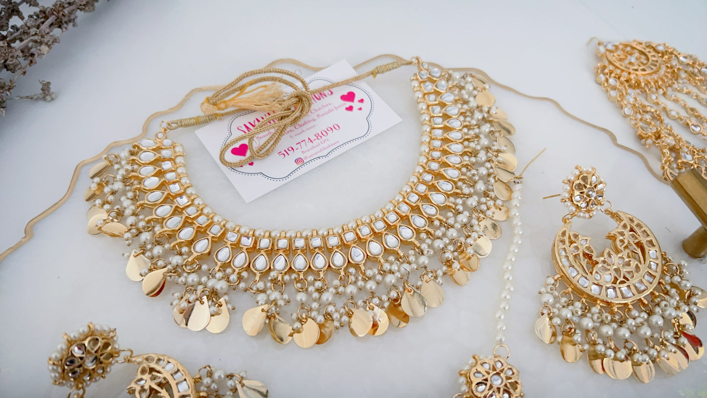 Helmi Necklace Set