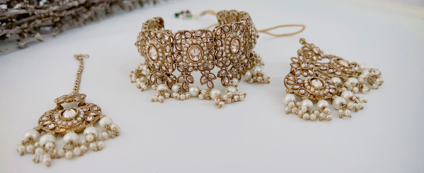 Savita Choker Set