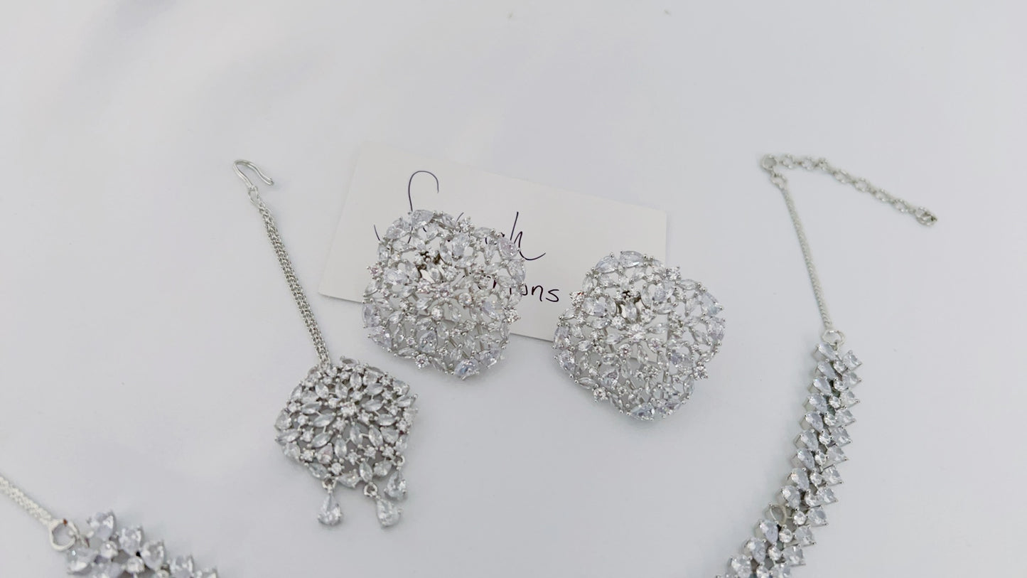 Jiah Necklace Set