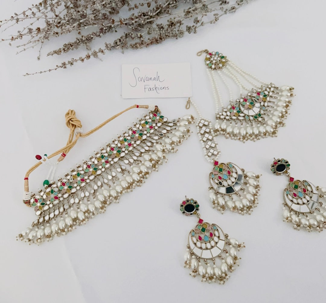Yashi Necklace Set