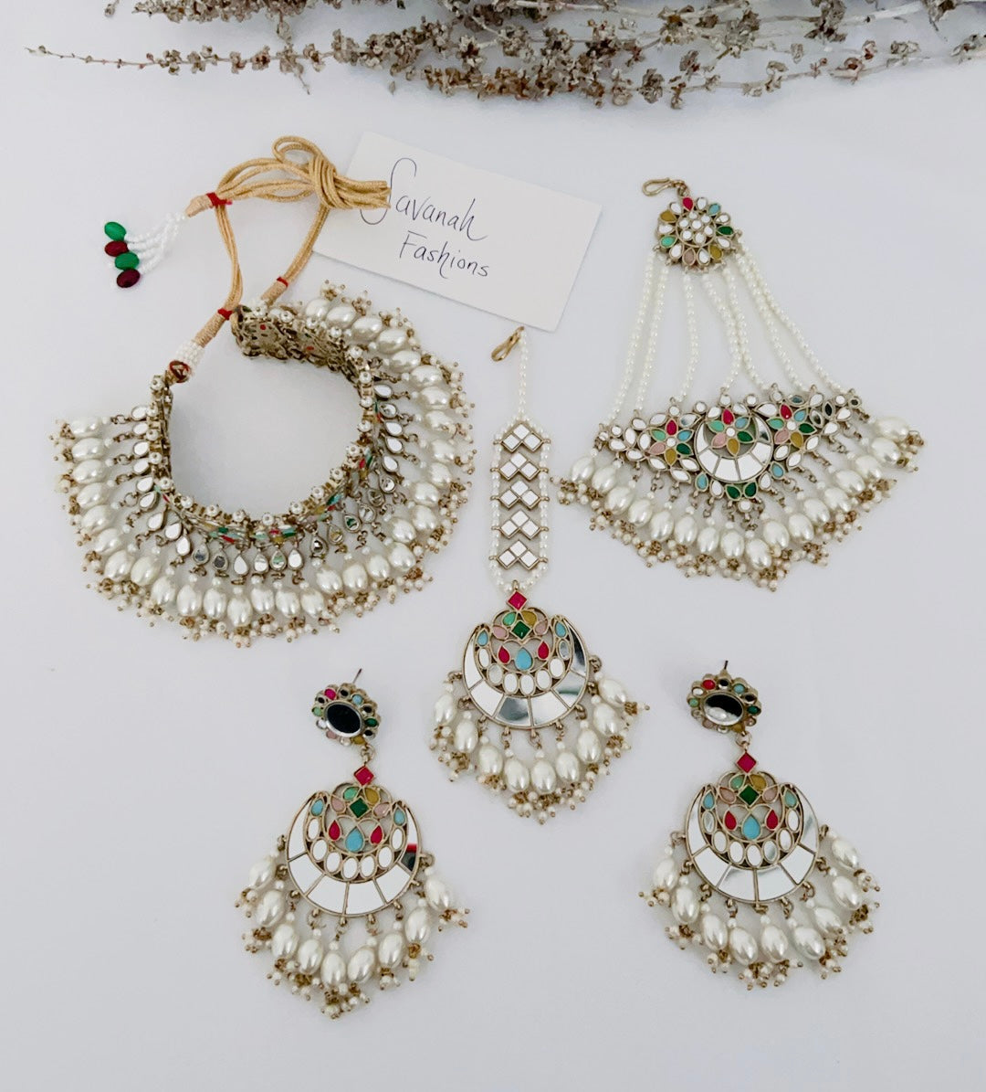 Yashi Necklace Set