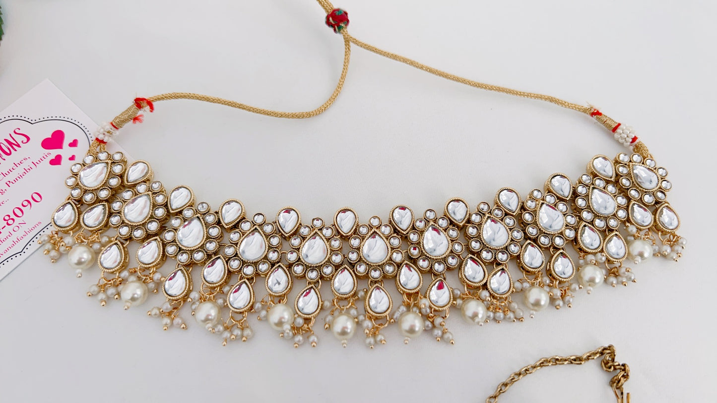 Donna Necklace Set