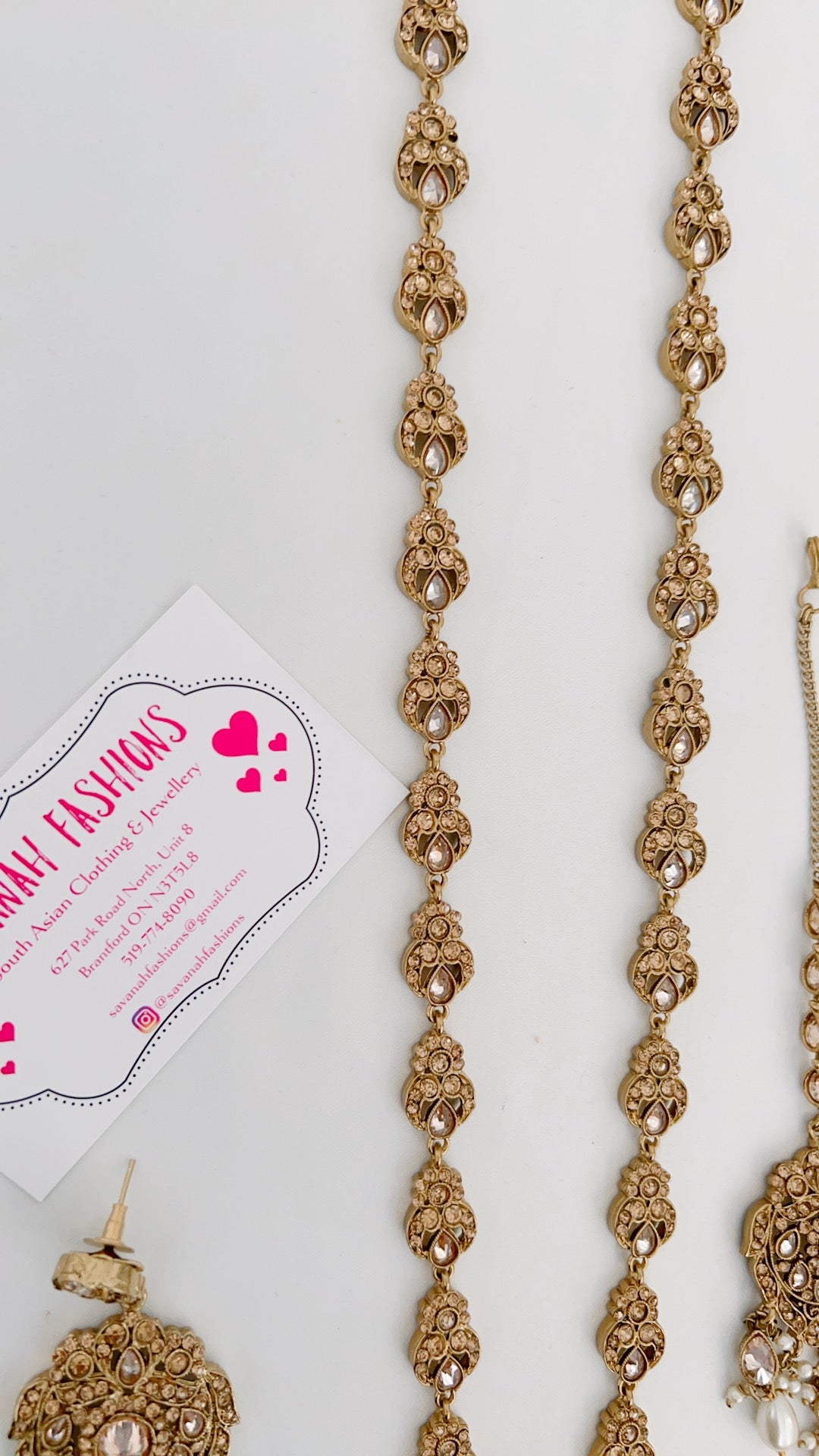 Vanalika Necklace Set