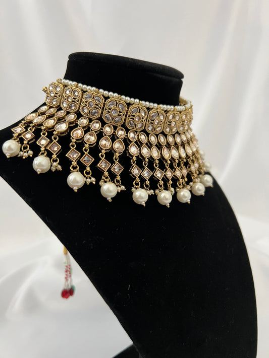 Livtar Necklace Set