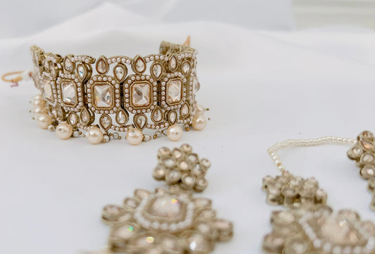 Antara Necklace Set