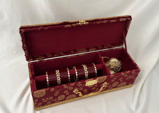 Meher Chooda-Kaleera Box
