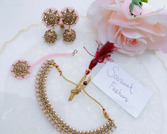 Arika Necklace Set